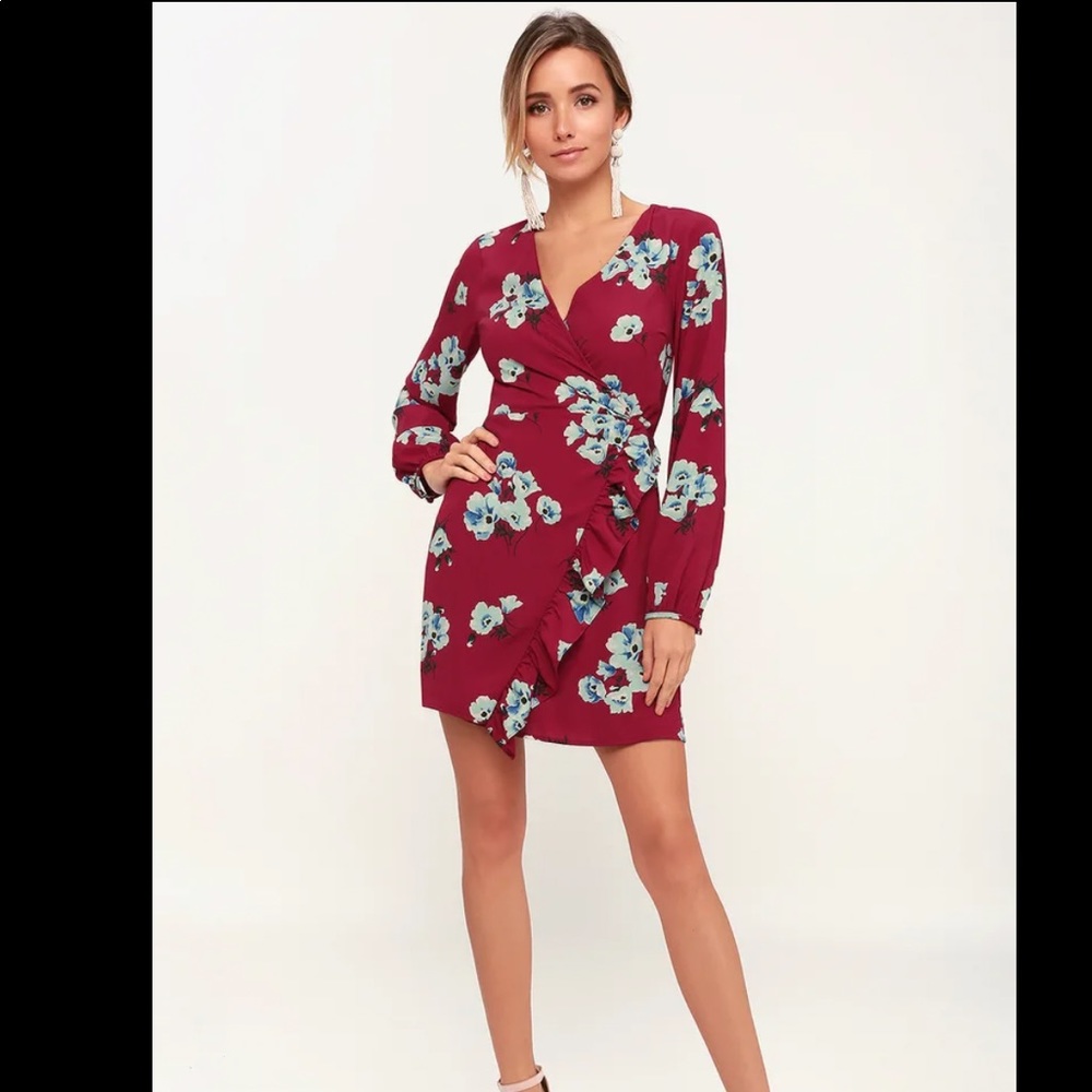 Lulu’s red long sleeve floral dress - NWT